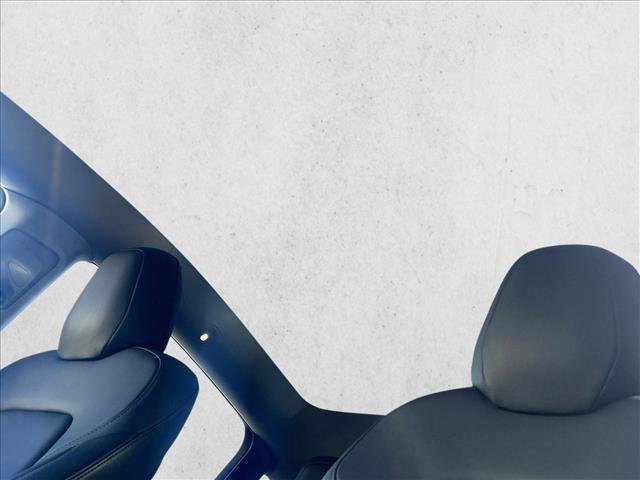 Used 2020 Tesla Model Y Long Range image 19