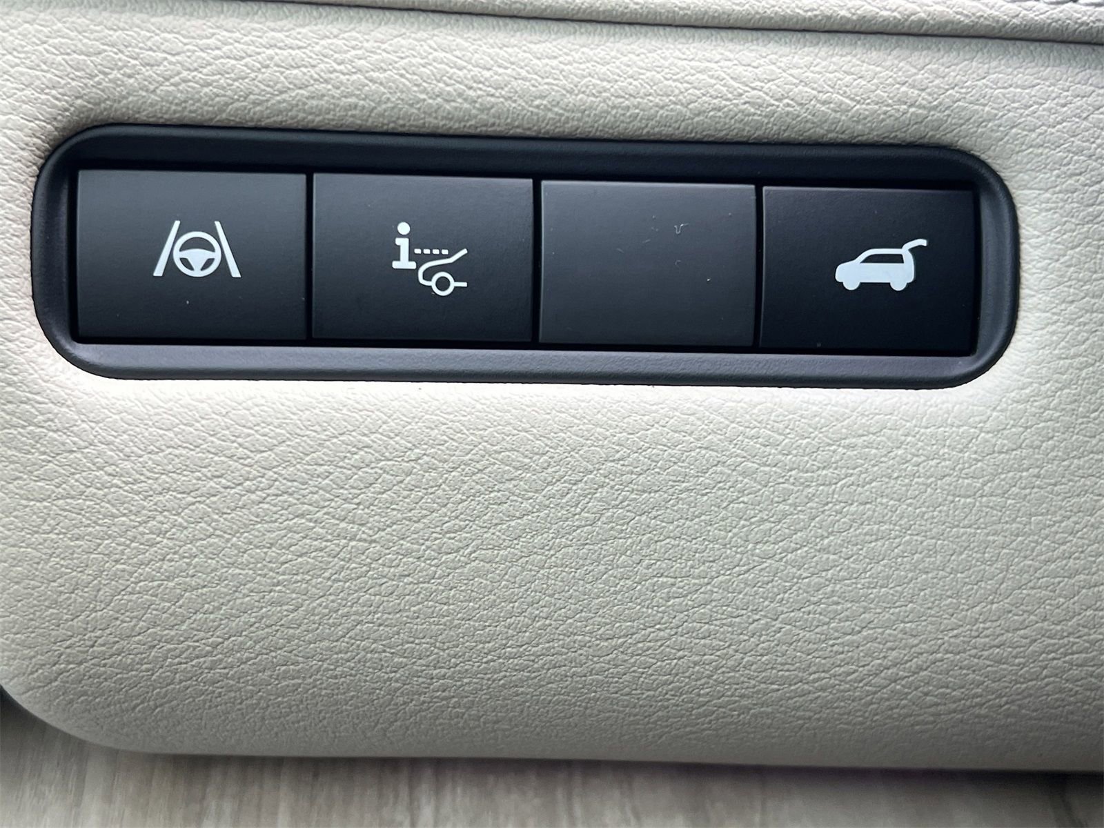 New 2025 Nissan Armada Platinum Reserve image 17