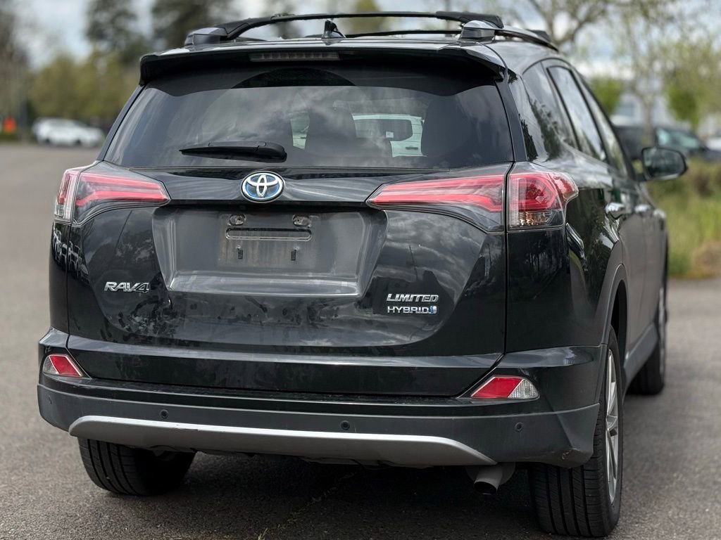 Used 2018 Toyota RAV4 Limited image 5