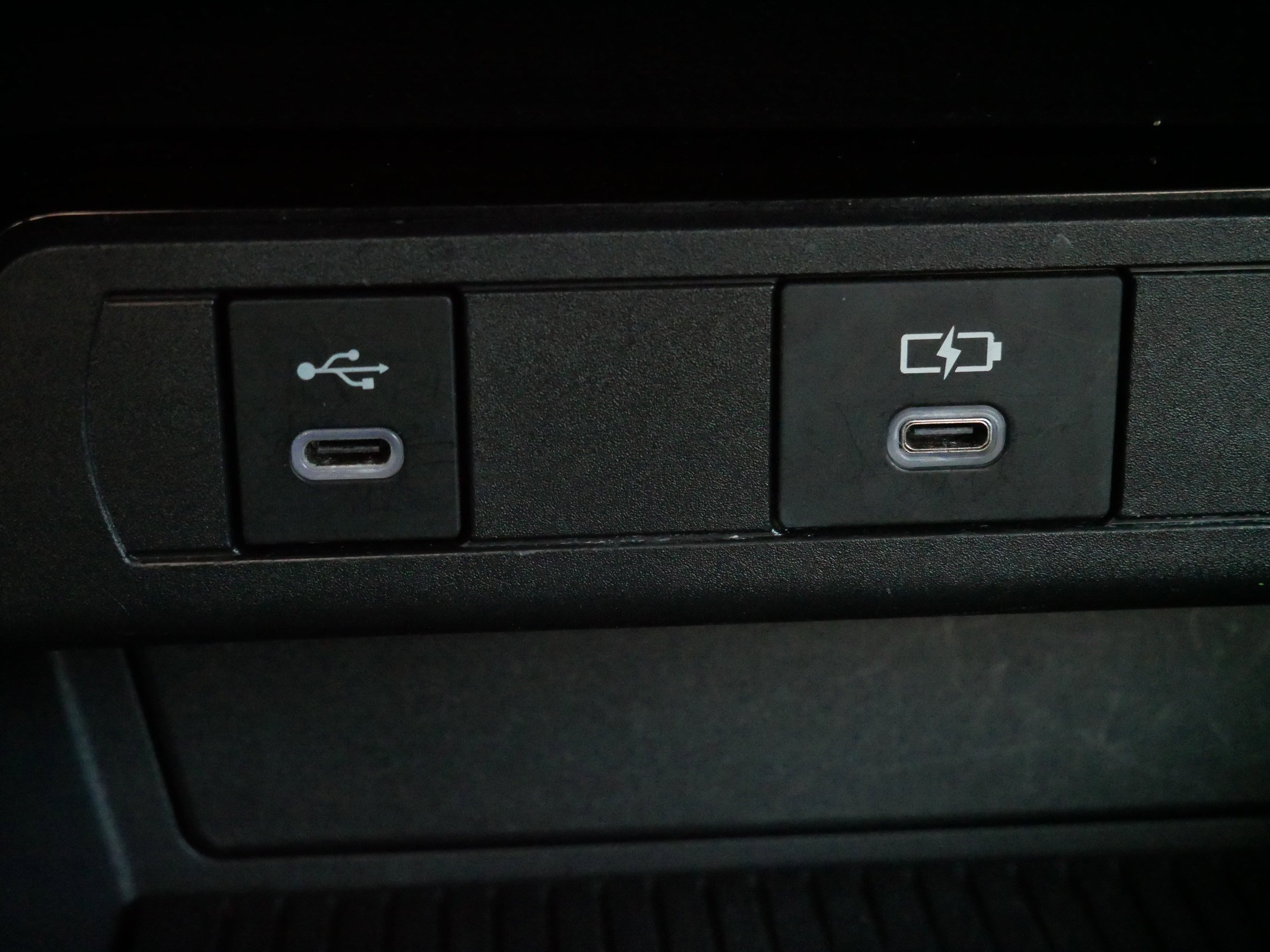 Certified 2024 Toyota Prius LE image 31