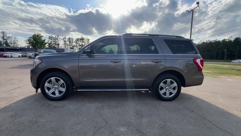 Used 2019 Ford Expedition XLT w/ Equipment Group 202A RWD image 3