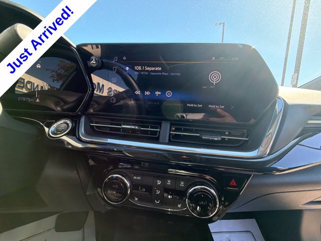Used 2024 Chevrolet Trax ACTIV w/ Sunroof Package FWD image 31