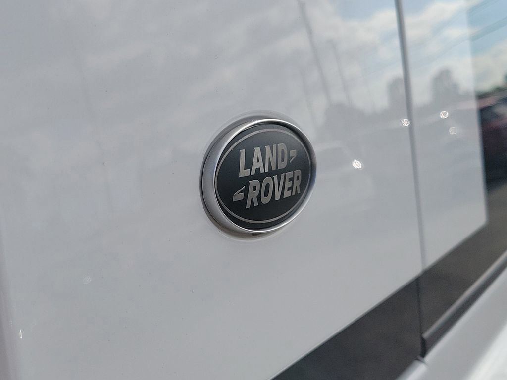 Used 2021 Land Rover Defender 110 image 12
