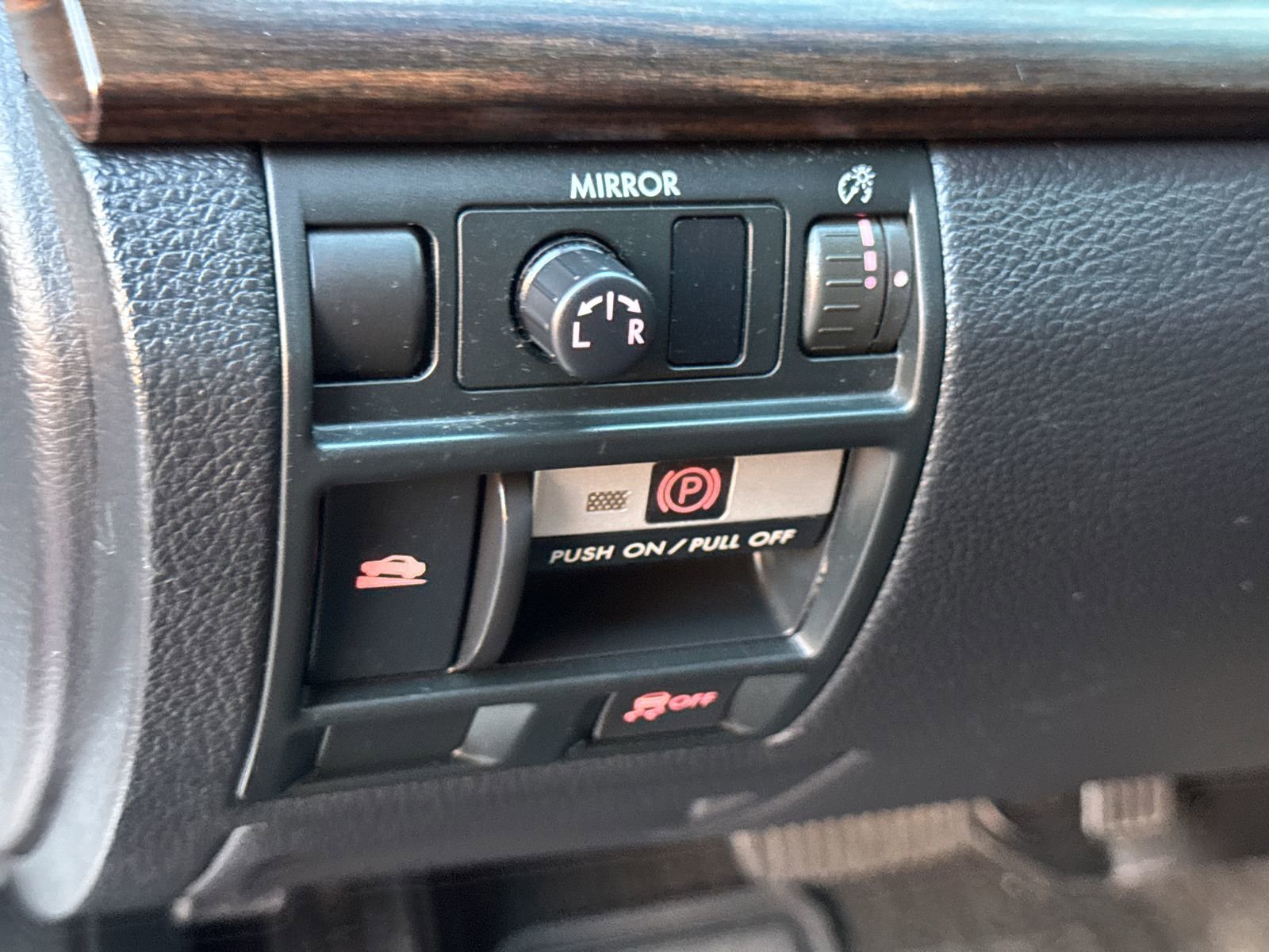 Used 2013 Subaru Outback 3.6R Limited image 17