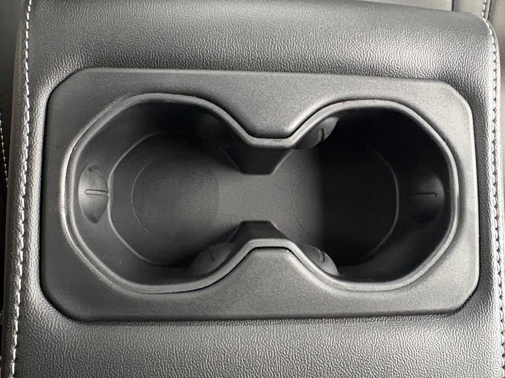 New 2026 Jeep Grand Cherokee Altitude RWD image 8