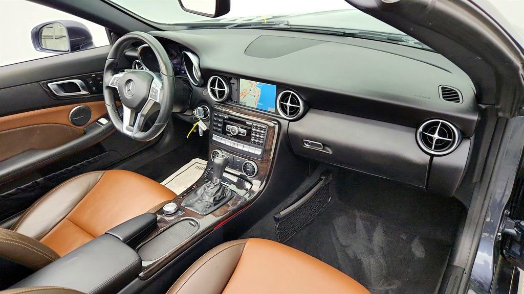 Used 2015 Mercedes-Benz SLK 250 image 23