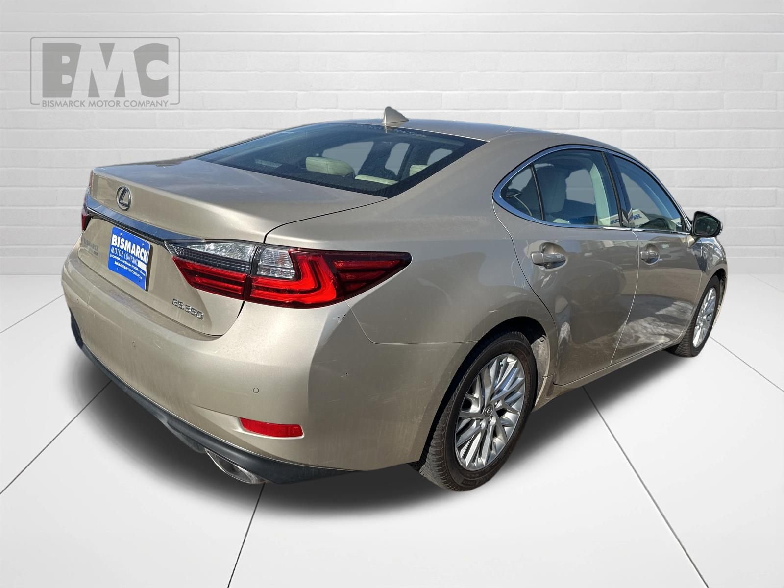 Used 2018 Lexus ES 350 w/ Navigation System Package image 3
