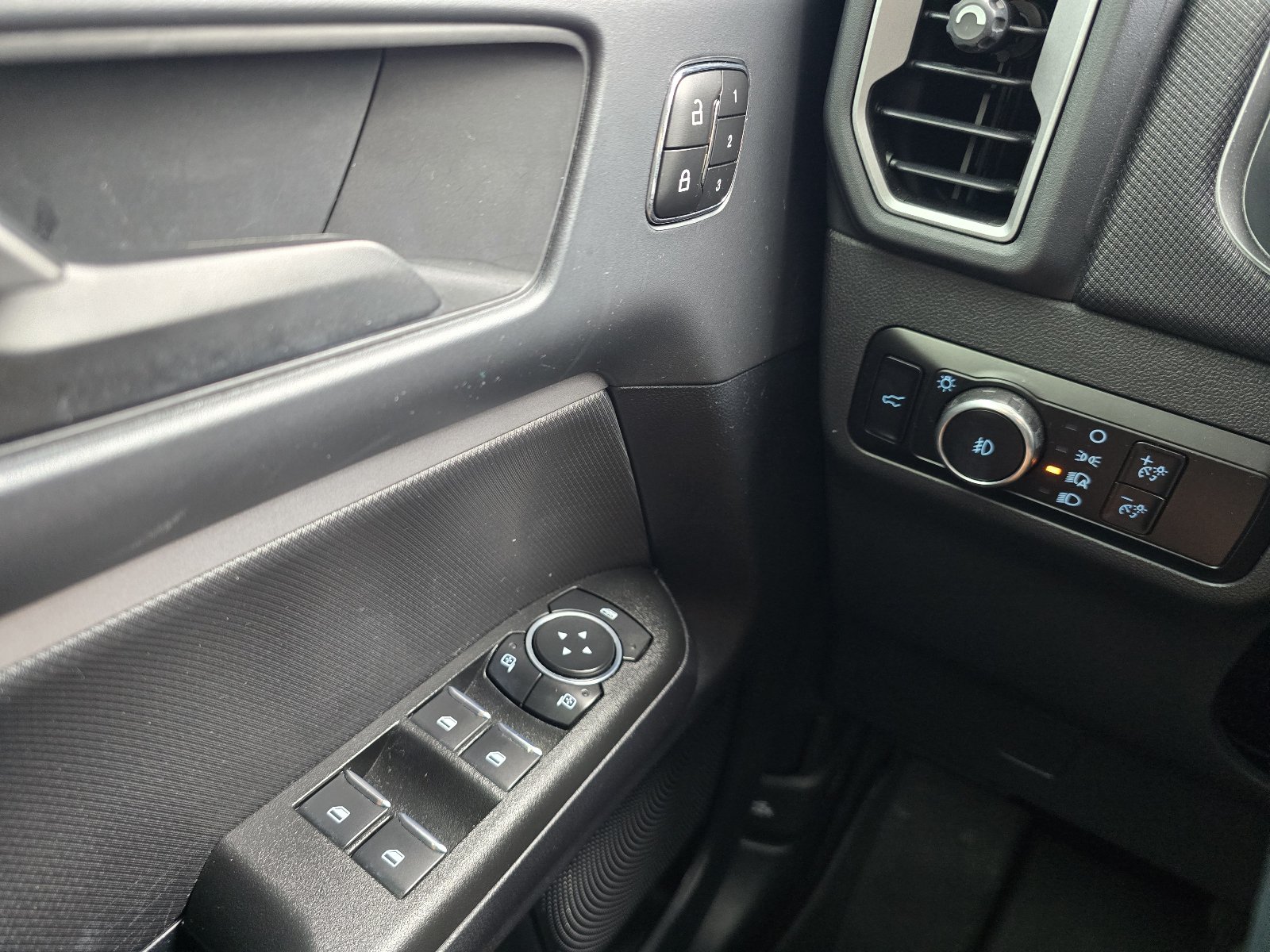Used 2023 Ford Bronco Sport Outer Banks w/ Tech Package AWD/4WD image 24