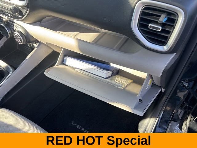 Used 2024 Hyundai Venue SEL image 41