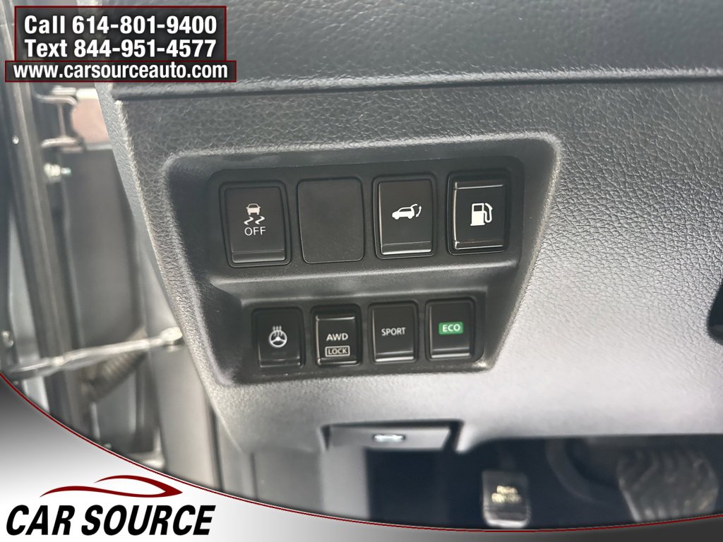 Used 2018 Nissan Rogue SV w/ Premium Package image 22