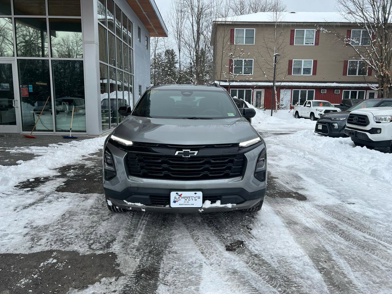 Used 2025 Chevrolet Equinox LT w/ Midnight Edition image 8