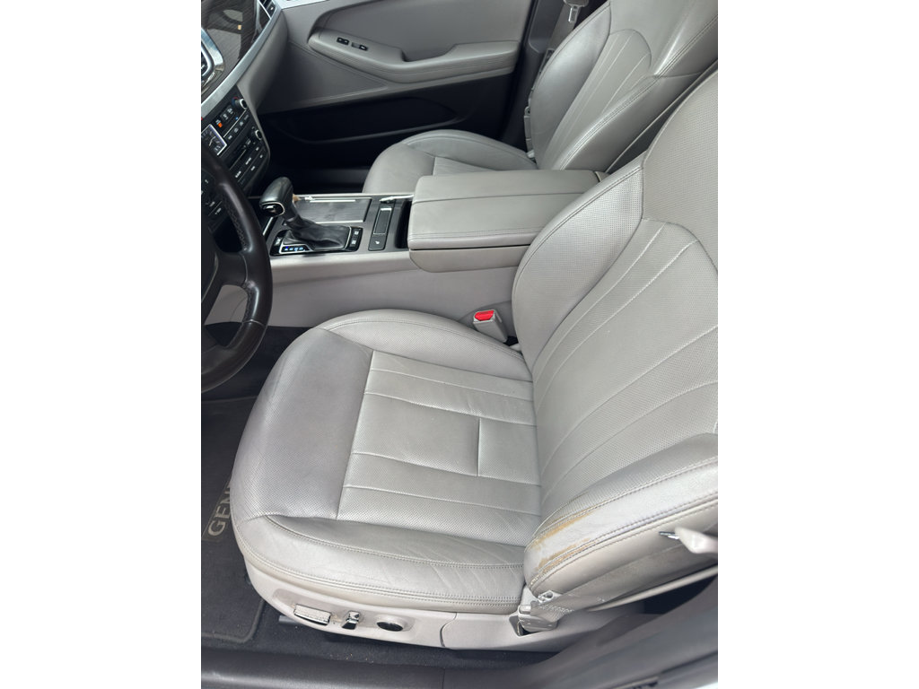 Used 2018 Genesis G80 3.8 RWD image 5