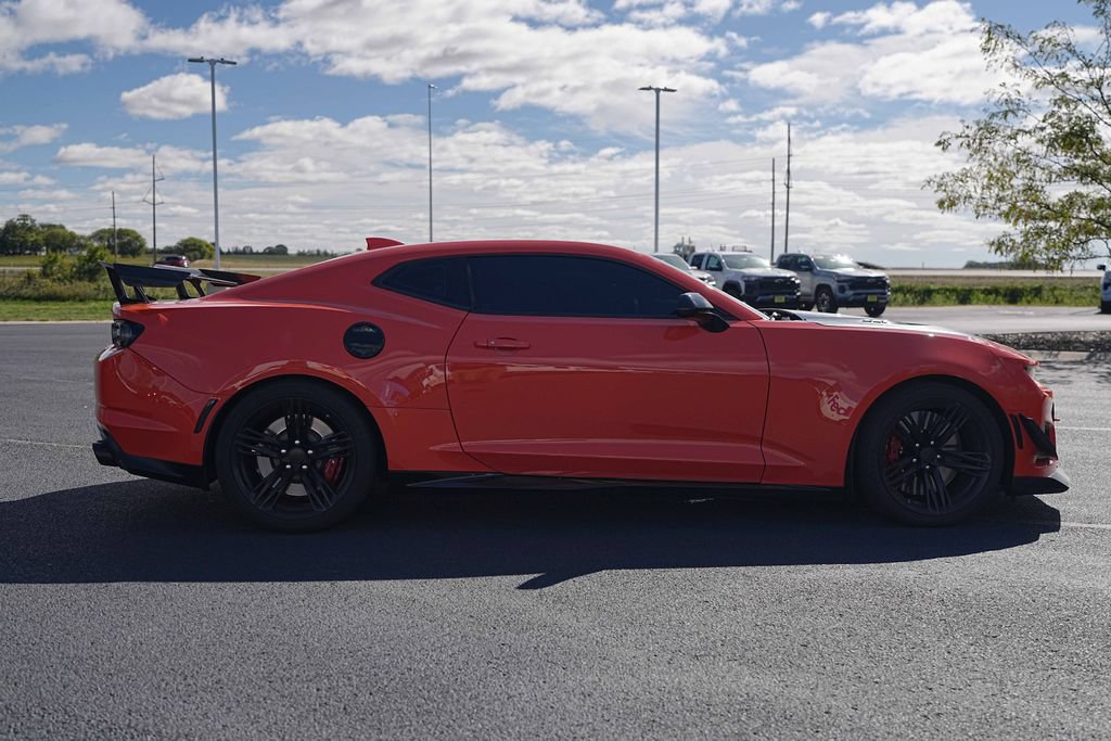 Used 2019 Chevrolet Camaro ZL1 RWD image 5