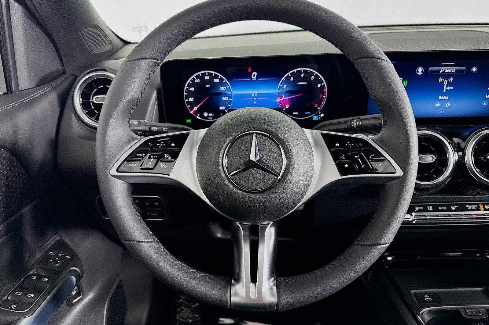 New 2026 Mercedes-Benz GLB 250 image 18