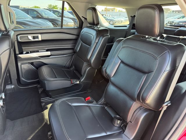 Used 2024 Ford Explorer XLT w/ Equipment Group 202A AWD/4WD image 16