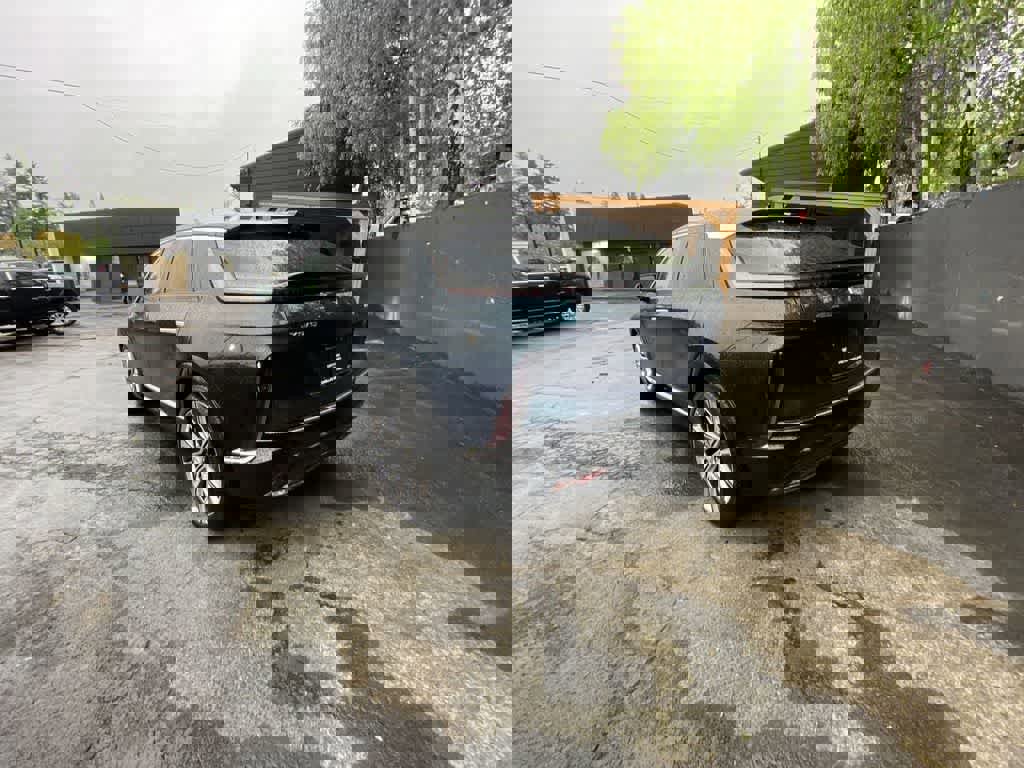 Certified 2025 Cadillac Lyriq Luxury image 4