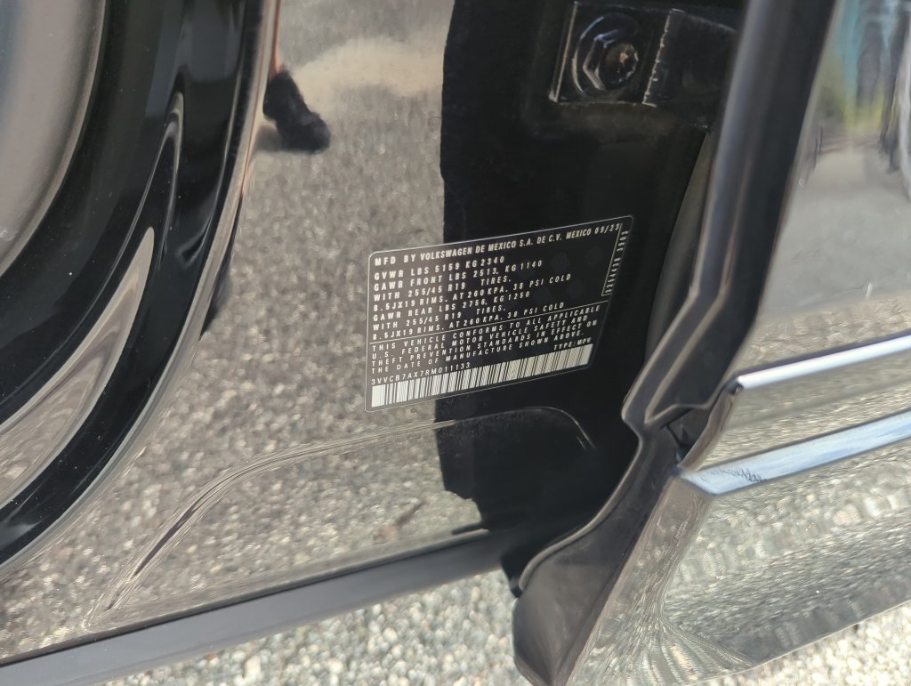 Used 2024 Volkswagen Tiguan SE R-Line FWD image 48