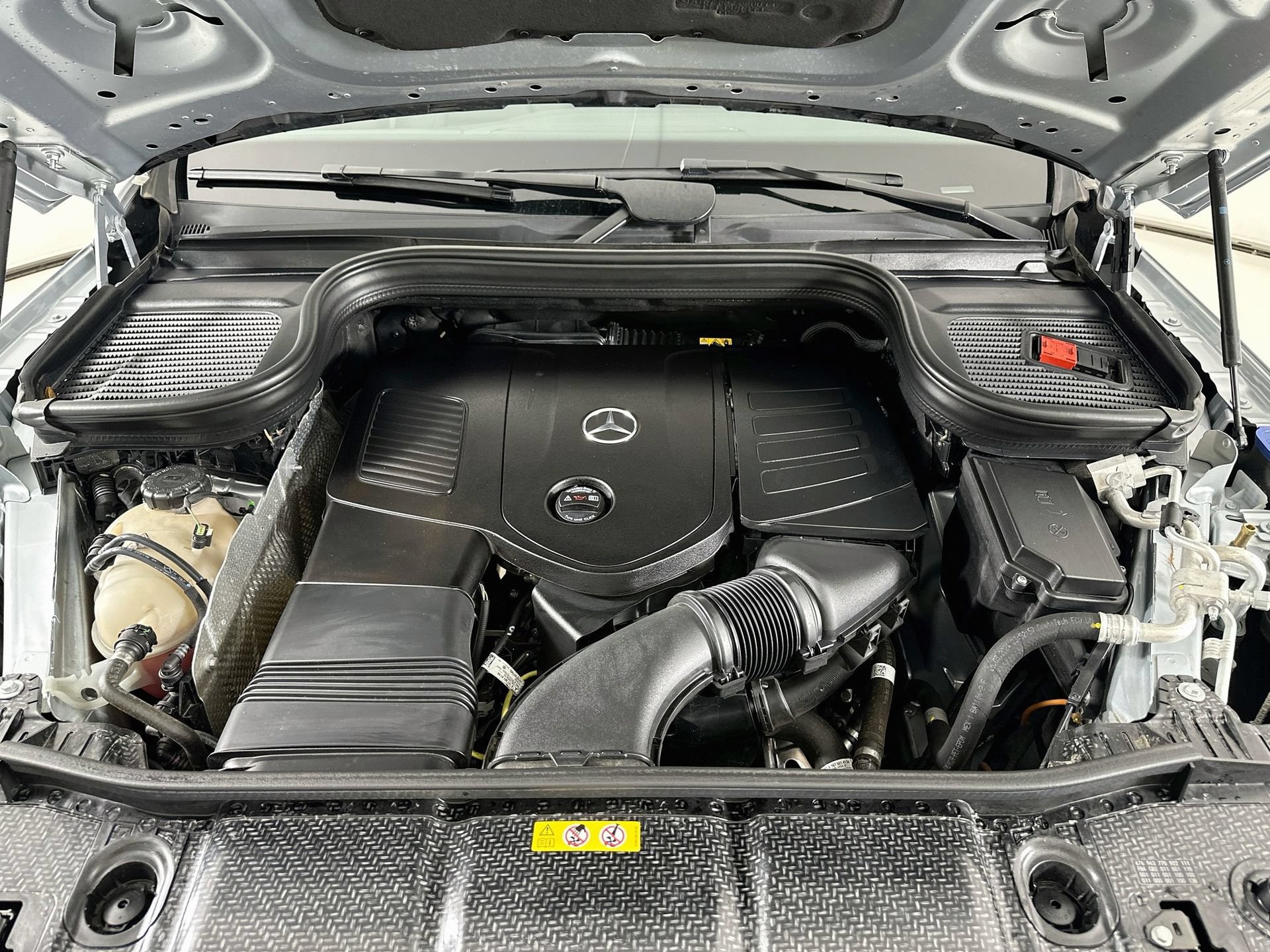 Certified 2025 Mercedes-Benz GLE 450e 4MATIC image 32