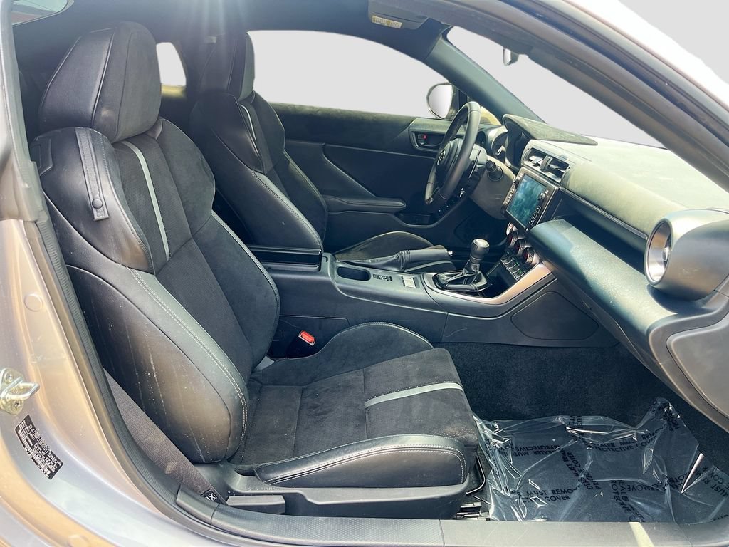 Used 2025 Toyota GR86 Premium w/ ALL Weather Mat Package (TMS) RWD image 26