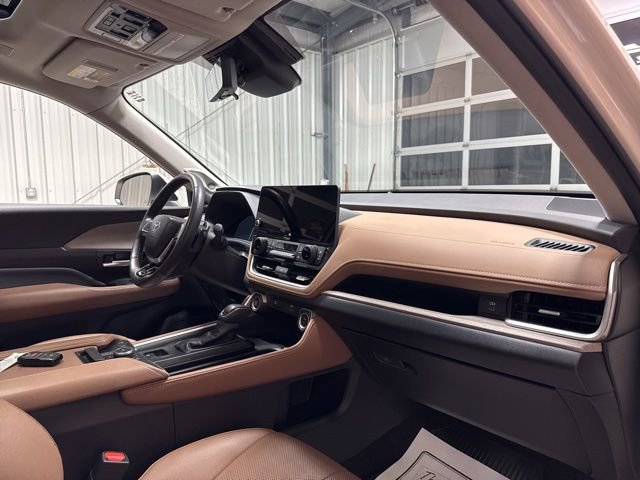 Used 2024 Toyota Grand Highlander Platinum image 30
