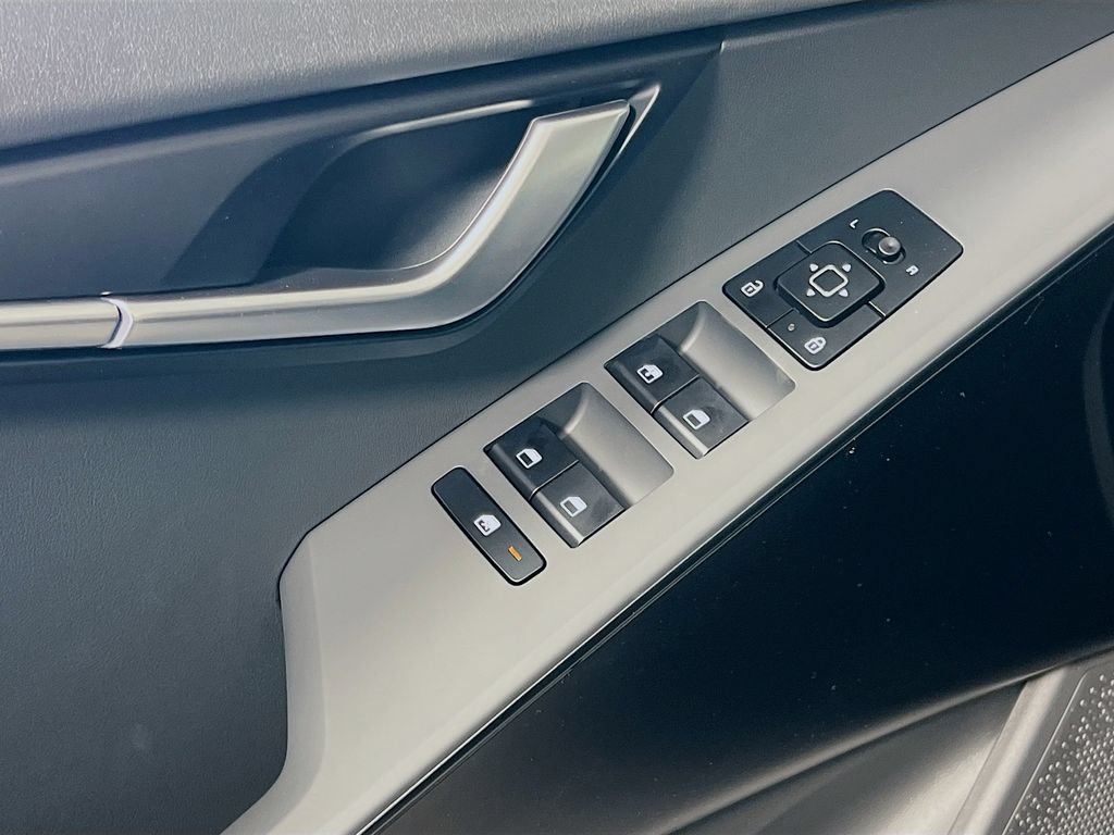 New 2026 Kia Niro LX FWD image 15