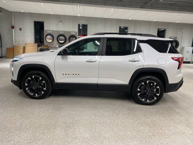 Certified 2025 Chevrolet Equinox RS w/ Safety and Technology Package image 12