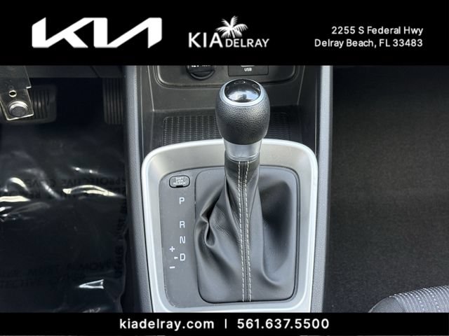 Used 2021 Hyundai Venue SE FWD image 21