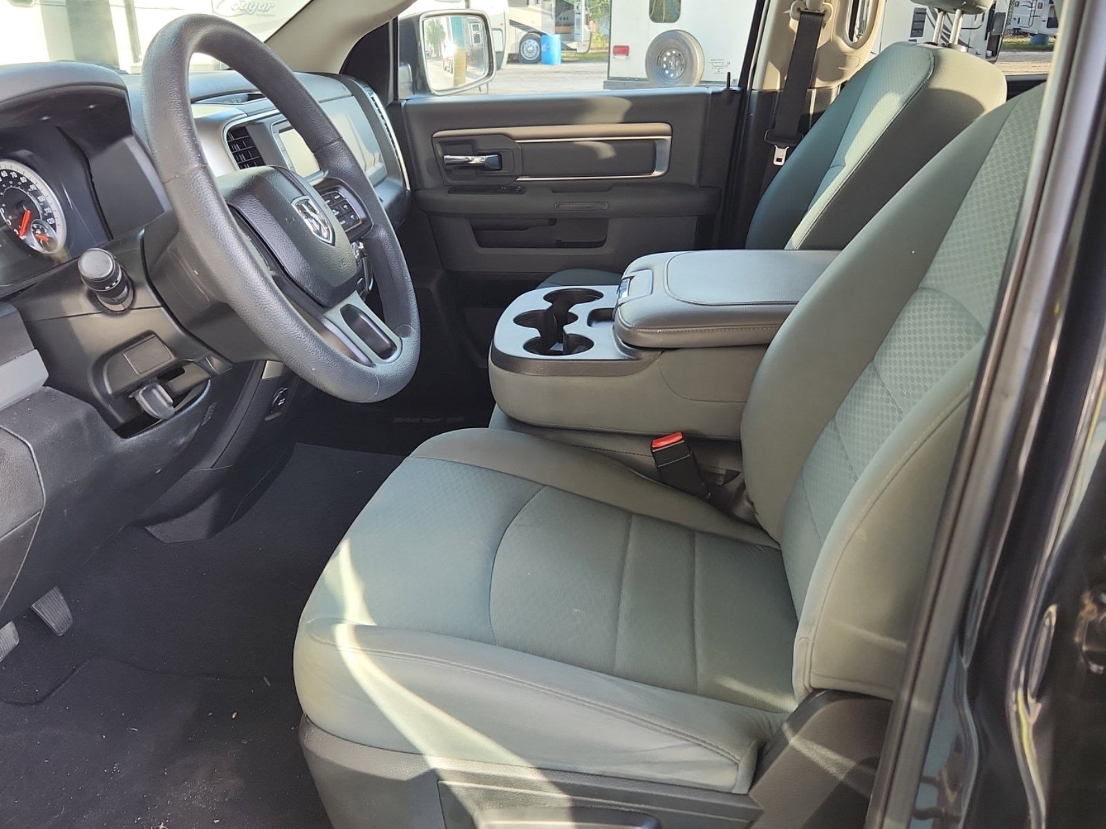 Used 2018 RAM 1500 Classic SLT image 8