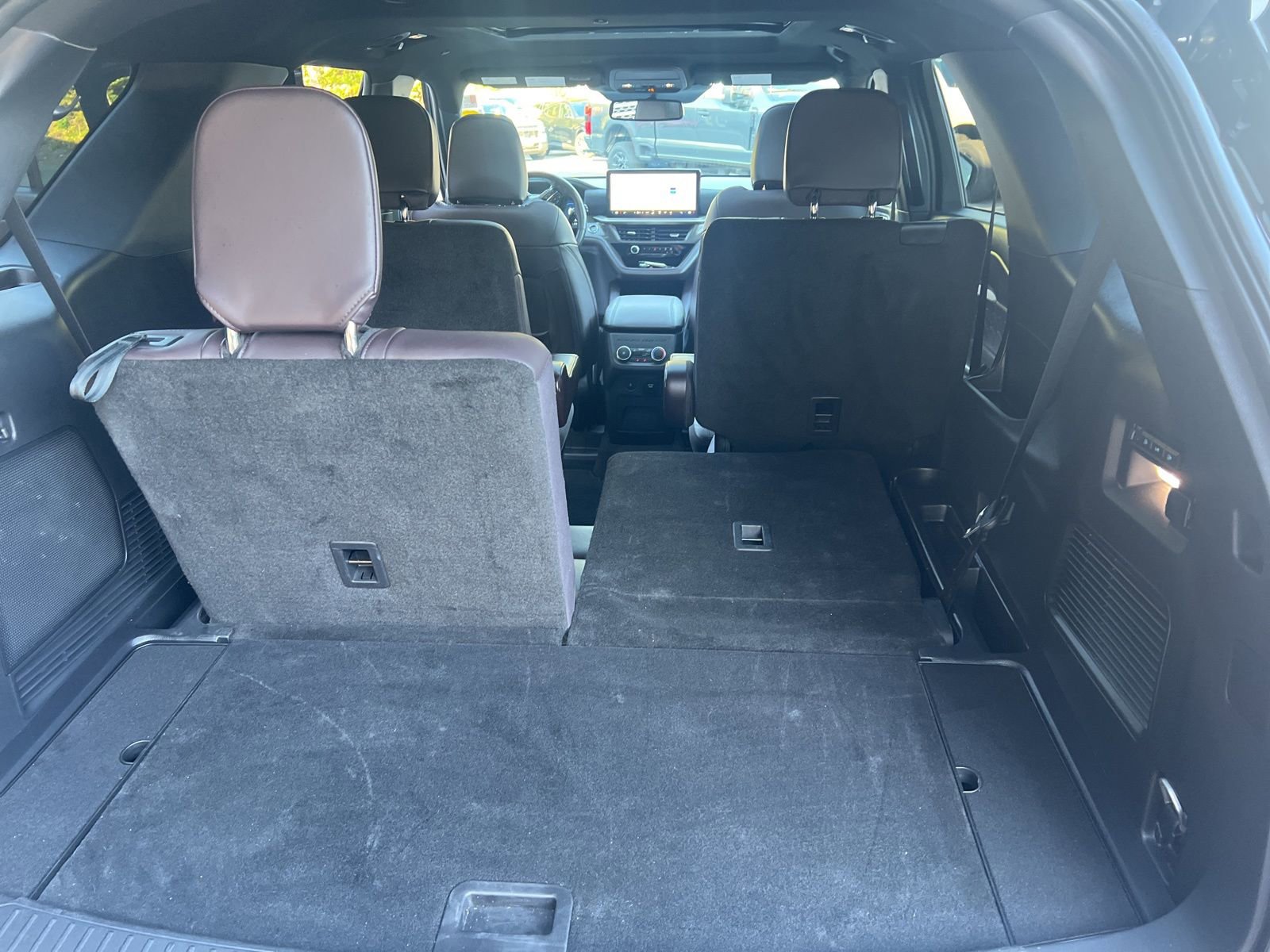 Used 2025 Ford Explorer Platinum w/ LUX Leather Package image 14