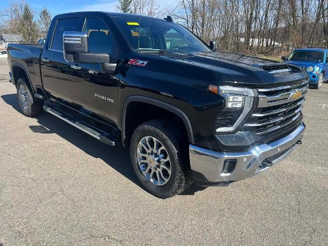 Used 2024 Chevrolet Silverado 2500 LTZ w/ LTZ Plus Package AWD/4WD image 2