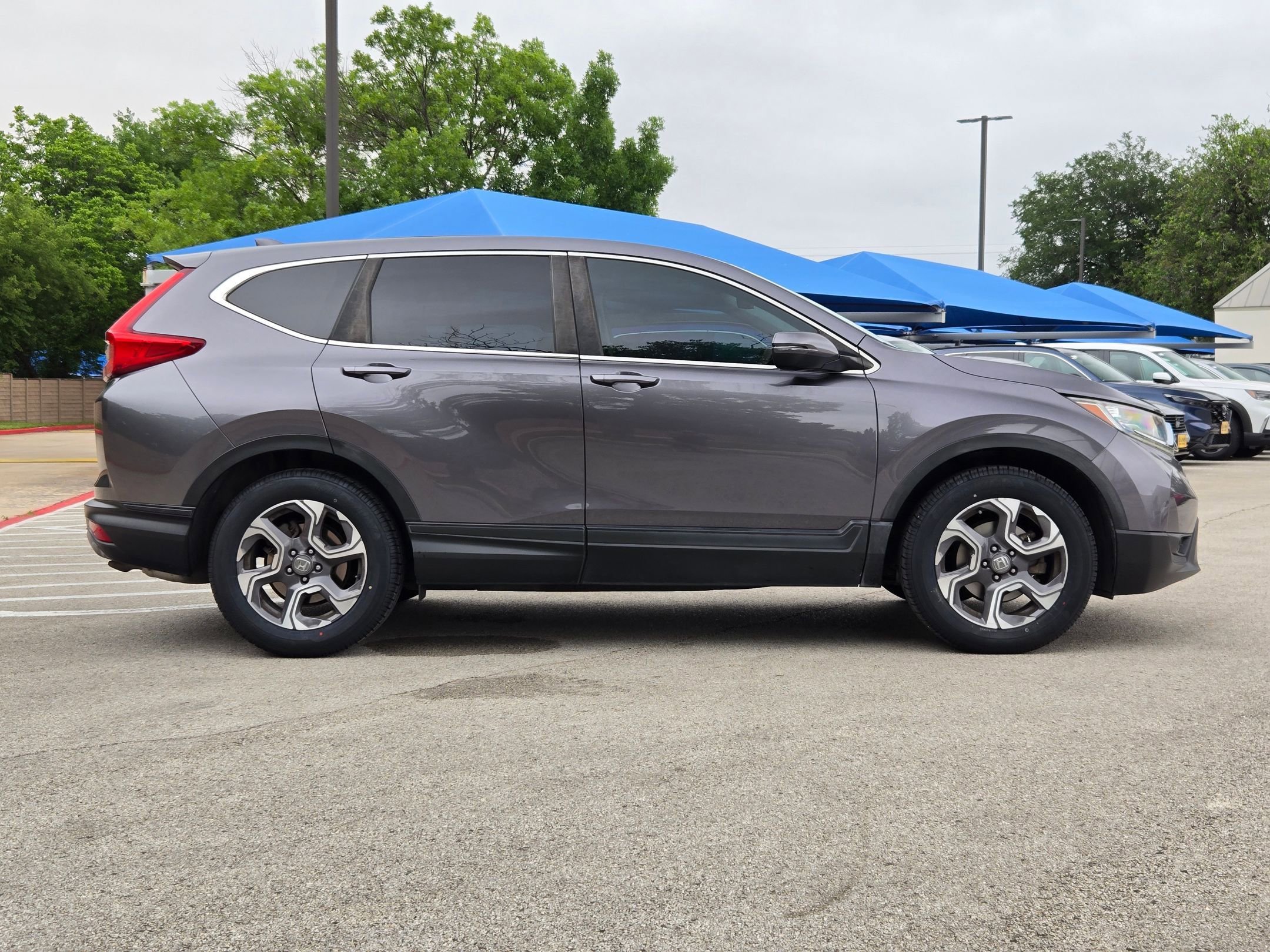 Used 2017 Honda CR-V EX image 2