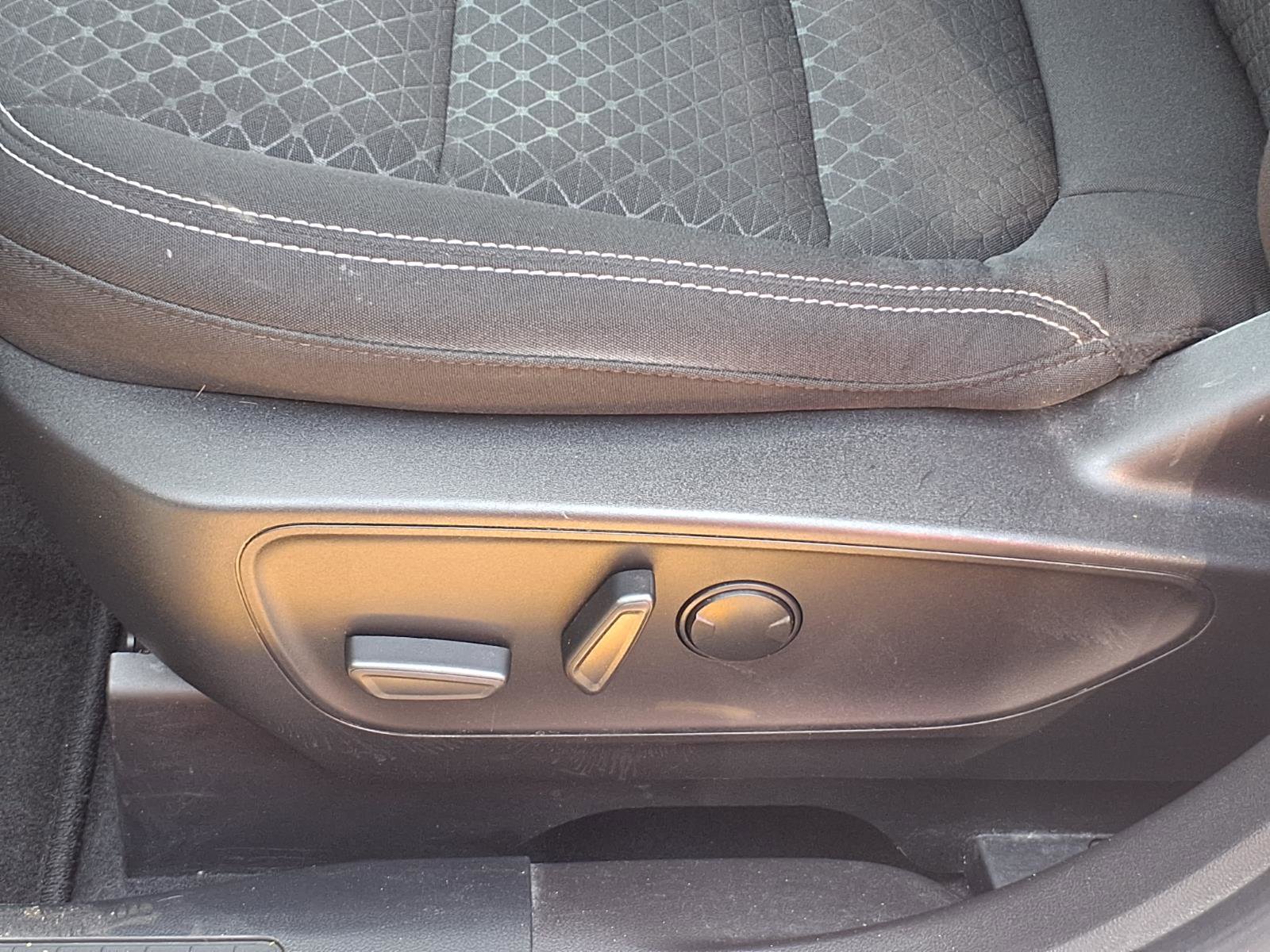Used 2023 Ford Escape Active w/ Tech Pack #2 AWD/4WD image 4