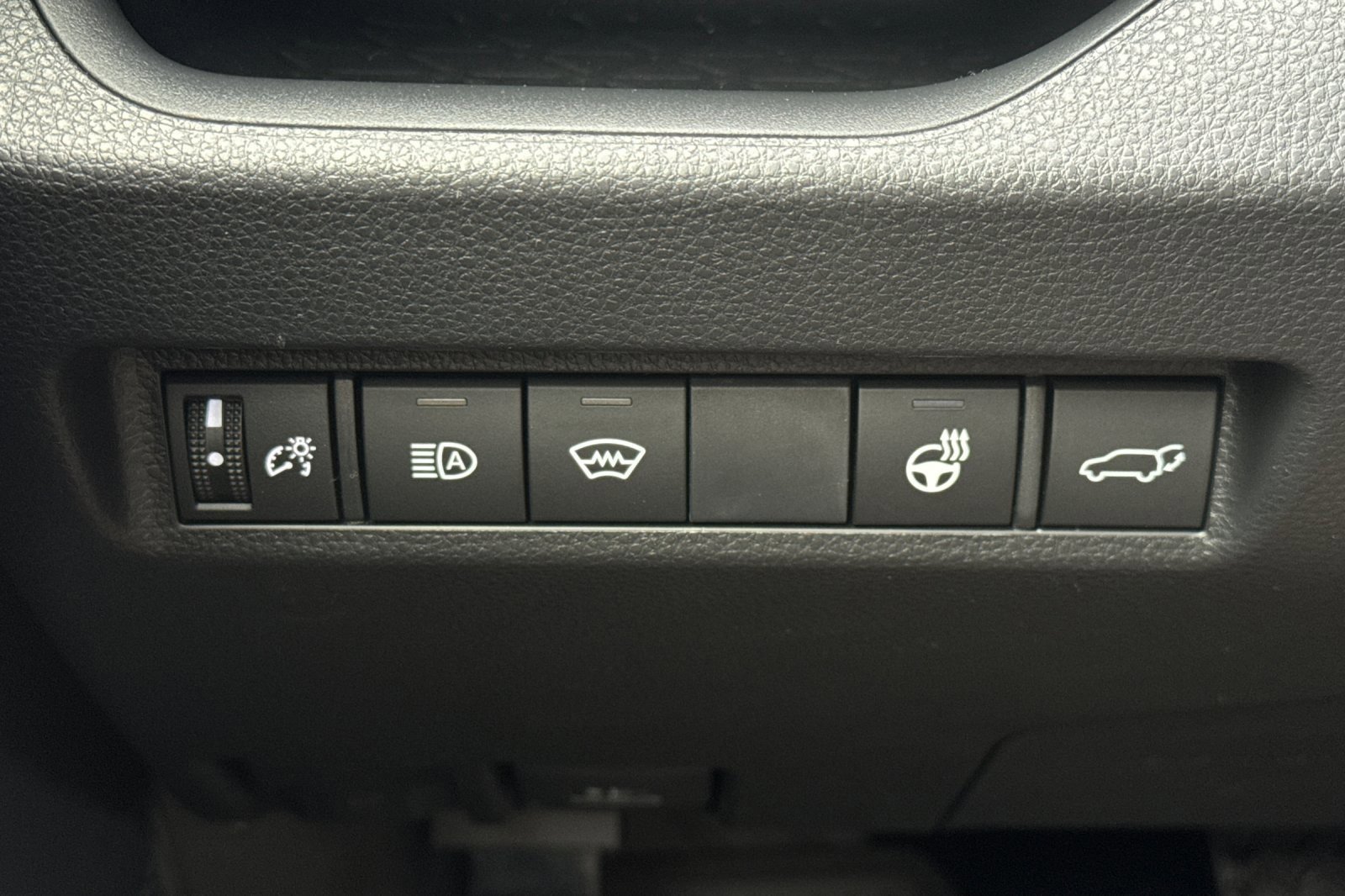 New 2025 Toyota RAV4 XLE image 30