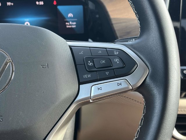 Used 2025 Volkswagen Atlas SE AWD/4WD image 28