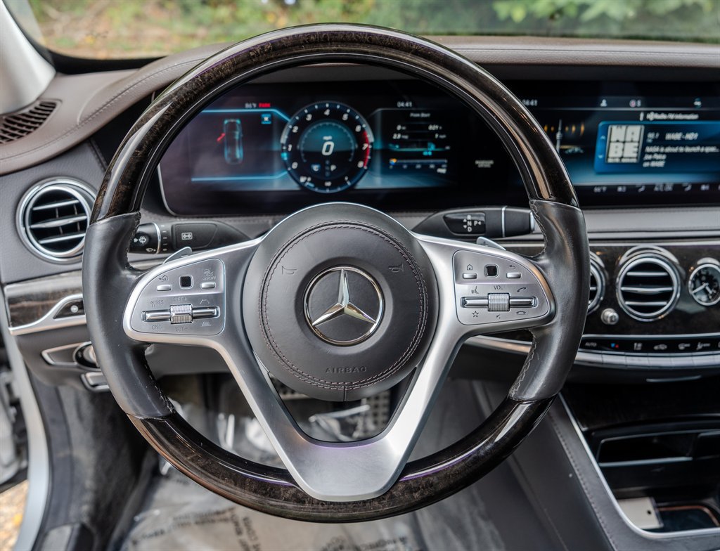 Used 2019 Mercedes-Benz S 560 Sedan w/ AMG Line Exterior image 15