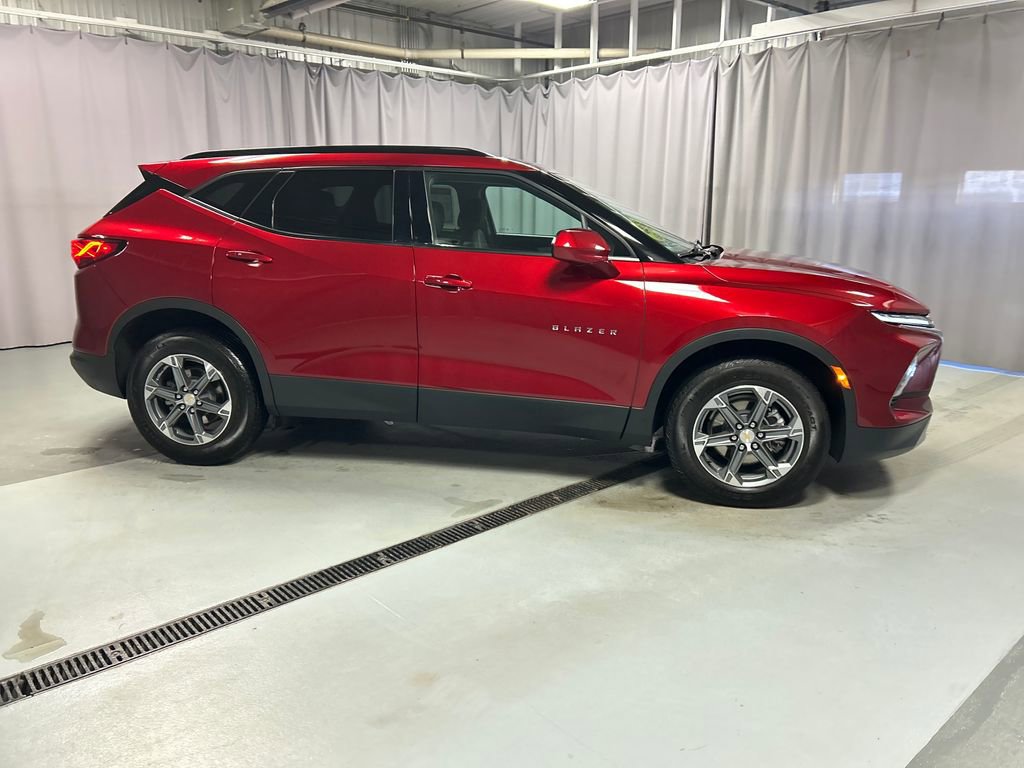 Used 2023 Chevrolet Blazer LT w/ Convenience Package FWD image 8