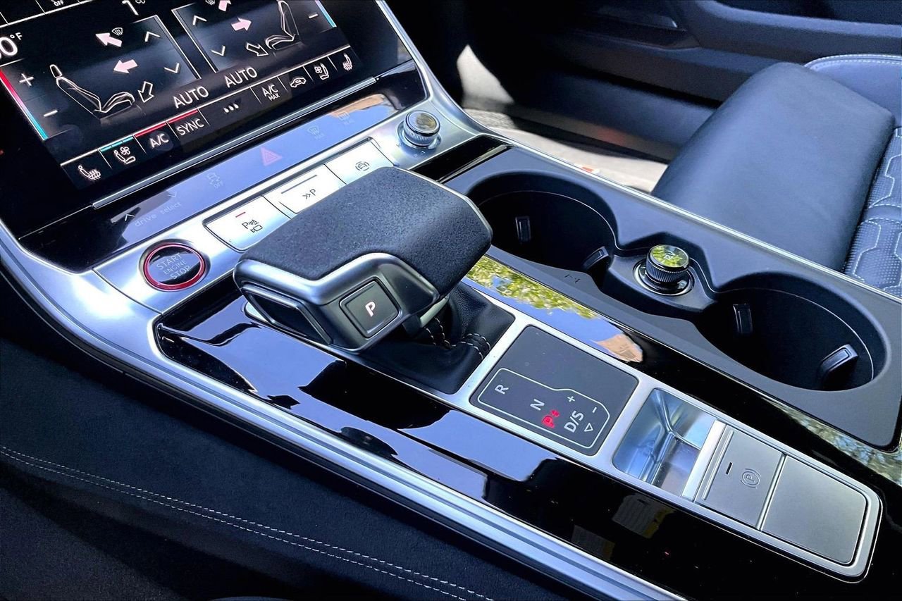 Used 2024 Audi RS 7 Performance AWD/4WD image 31