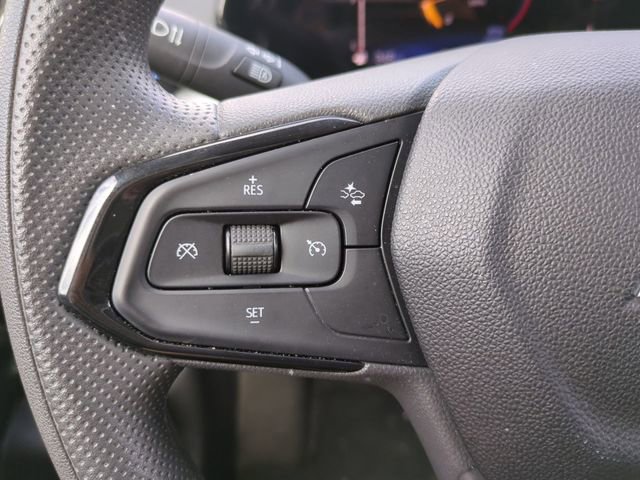 Certified 2025 Chevrolet Trax LT image 26