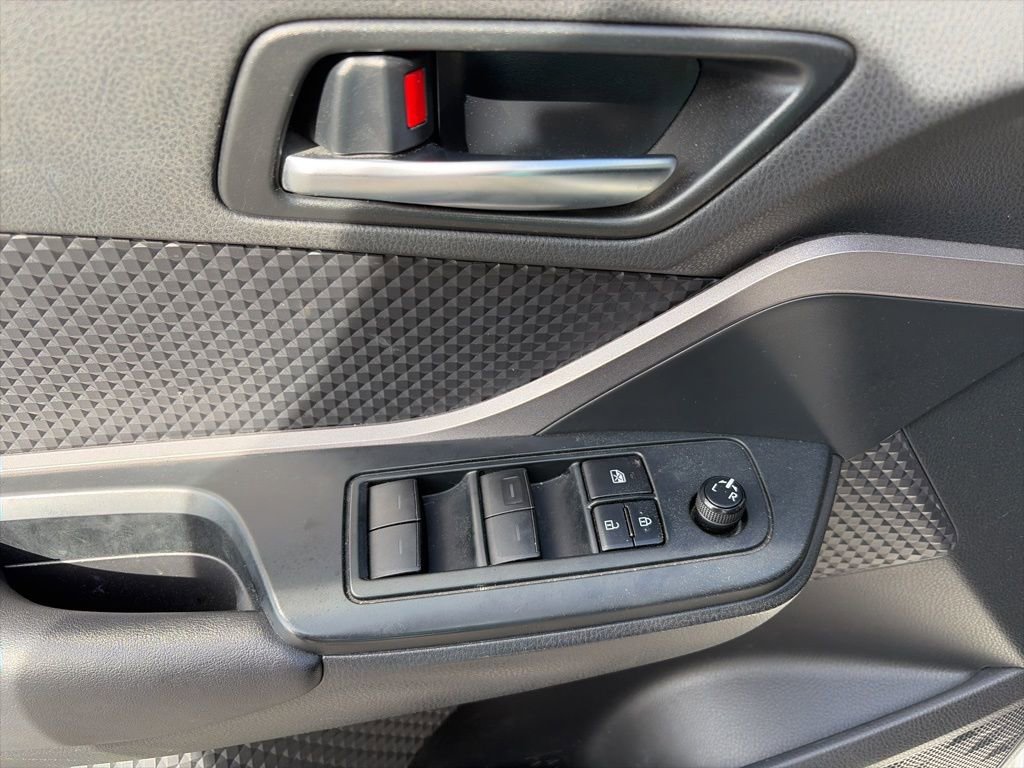 Used 2021 Toyota C-HR LE image 14