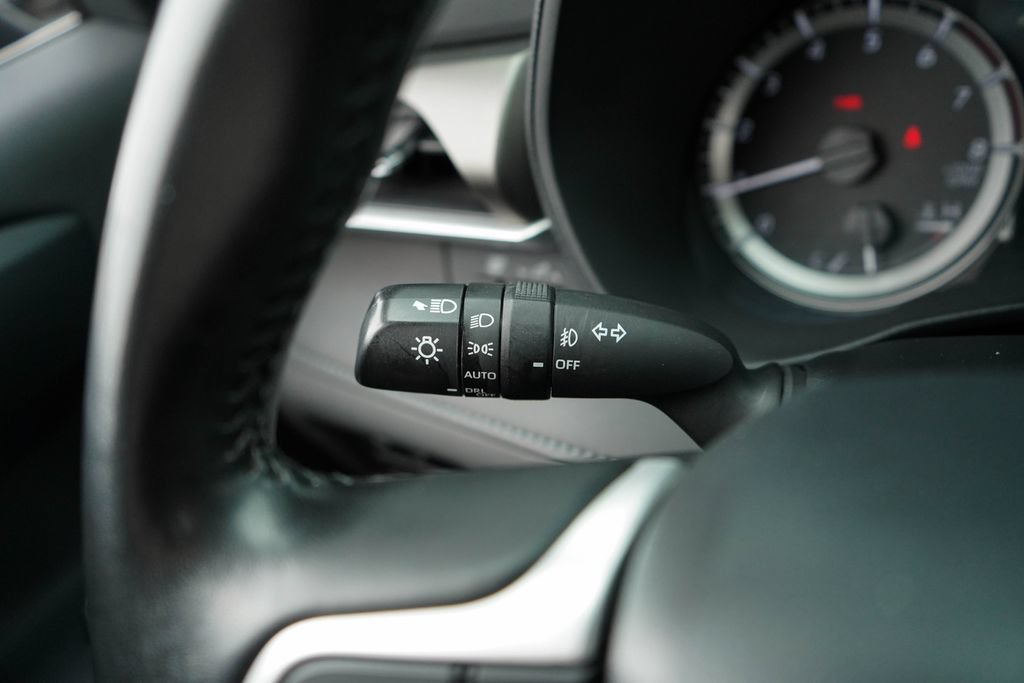 Used 2023 Toyota Highlander LE AWD/4WD image 34