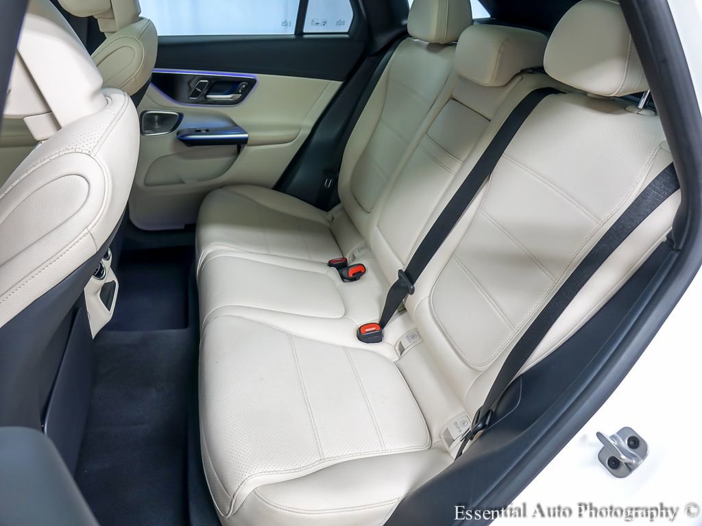 Used 2023 Mercedes-Benz GLC 300 4MATIC w/ Exclusive Trim Package image 11