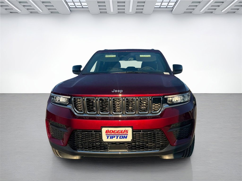 New 2025 Jeep Grand Cherokee Laredo image 8