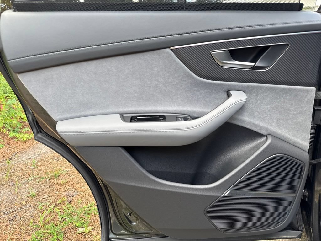 New 2027 Audi SQ8 Prestige AWD/4WD image 36