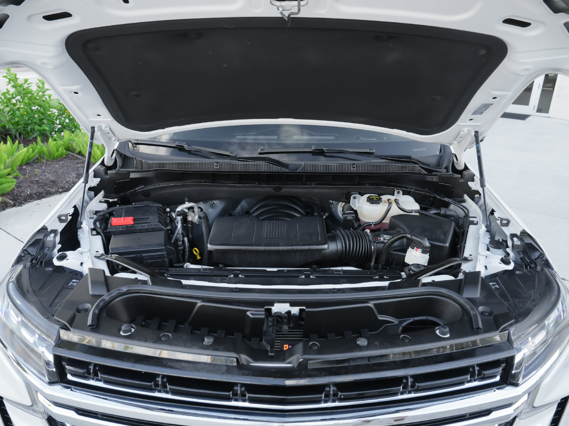 Used 2024 Chevrolet Suburban LT RWD image 45