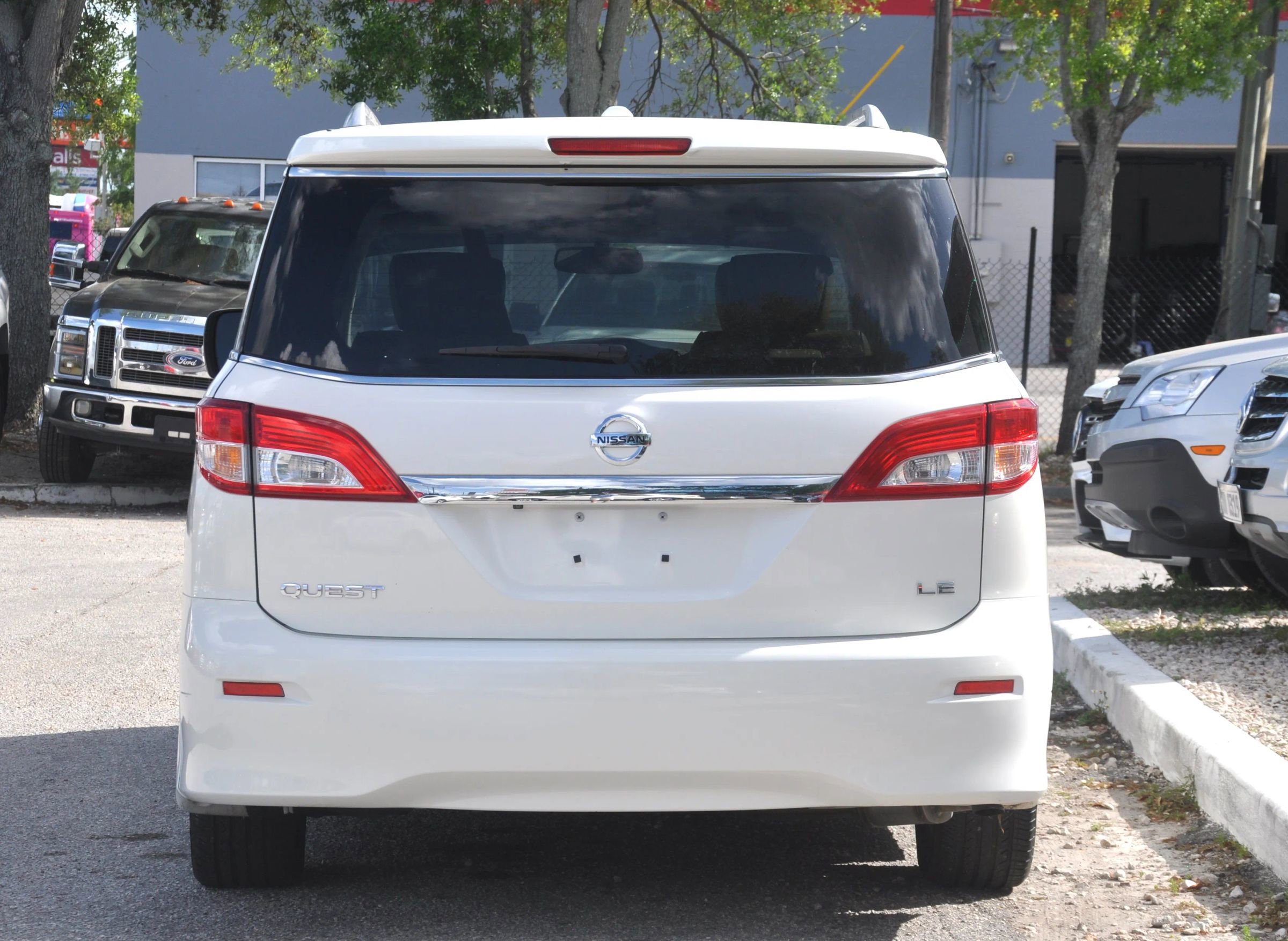 Used 2012 Nissan Quest LE w/ Value Cargo Pkg image 11