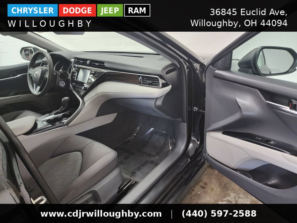 Used 2019 Toyota Camry LE FWD image 33