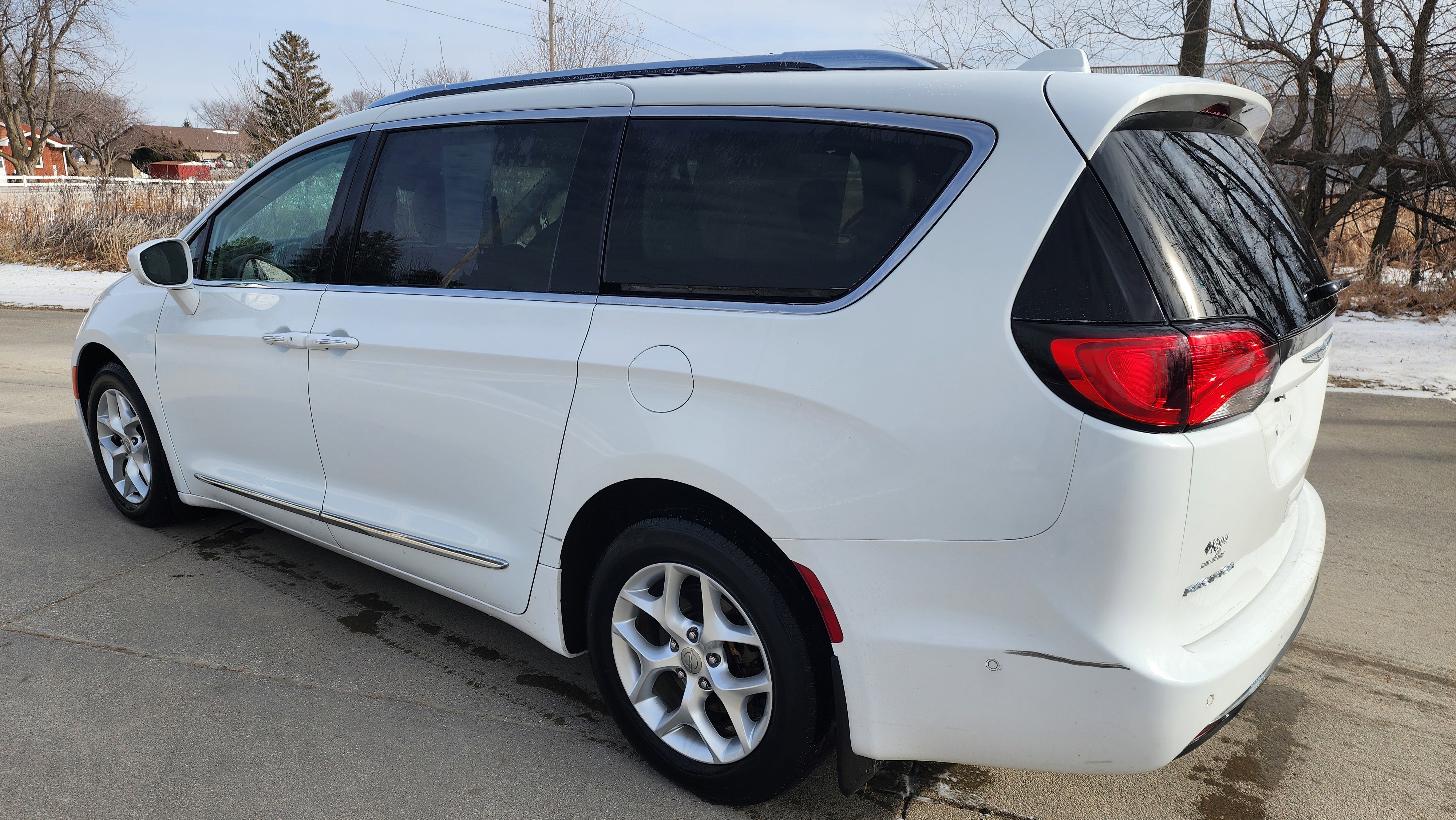Used 2017 Chrysler Pacifica Touring-L Plus w/ Advanced Safetytec Group image 6