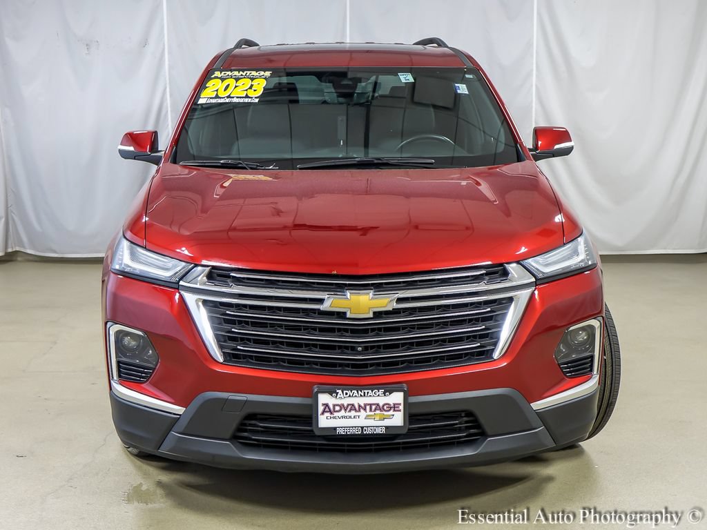Used 2023 Chevrolet Traverse LT w/ LT Premium Package AWD/4WD image 5