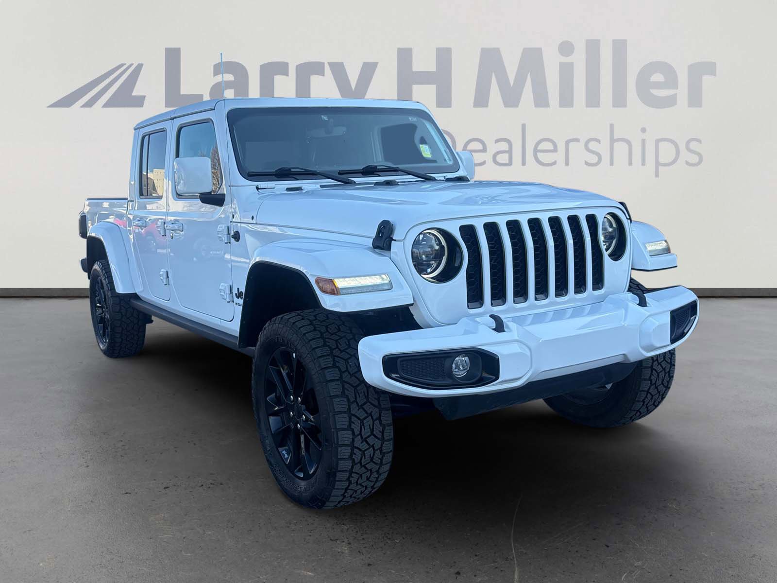 Used 2023 Jeep Gladiator Overland image 7