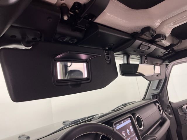 Used 2023 Jeep Wrangler Unlimited Sahara w/ Cold Weather Group image 34